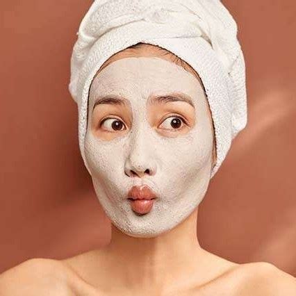 Why You Can't Stop Watching Those Pimple.